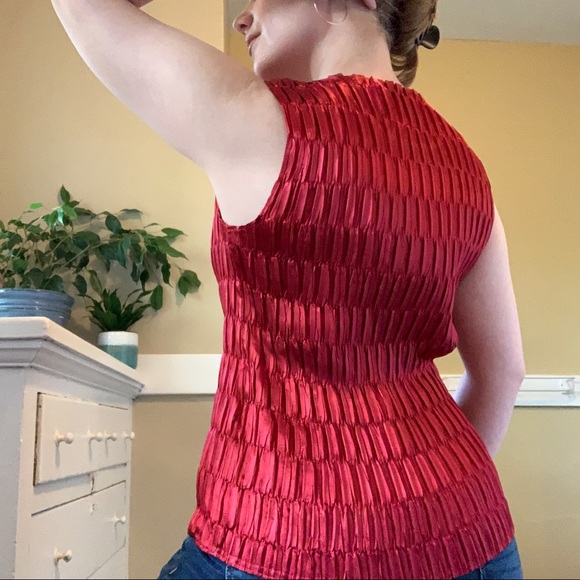 DONATED Vintage 90s red scrunch crinkle tank top camisole - Picture 4 of 4